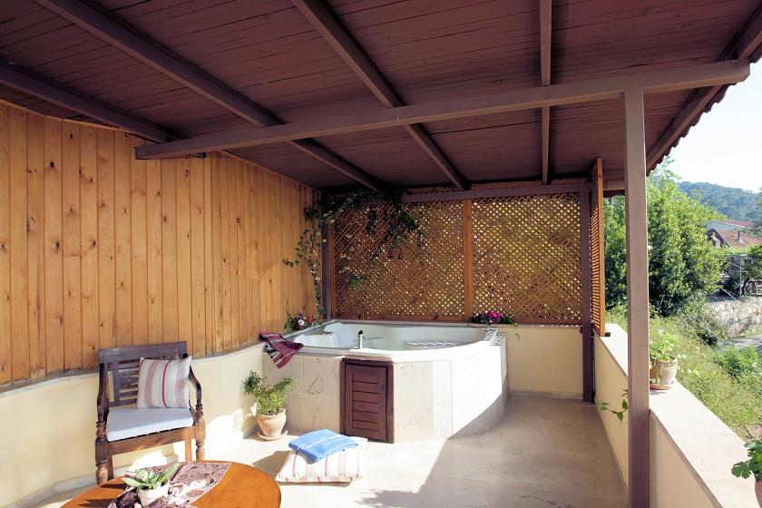 Mandarin & Mango Boutique Hotel — 8