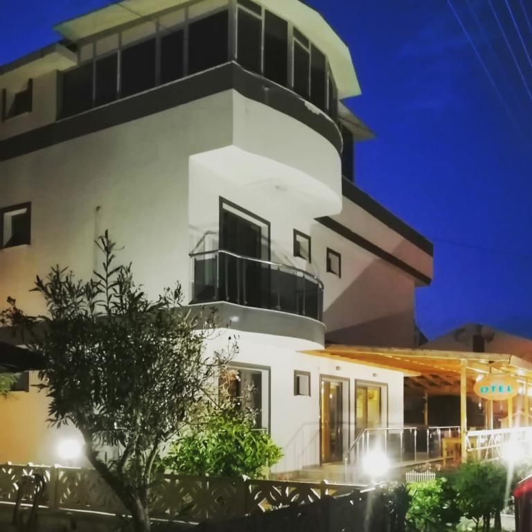 Lal s Otel Urla — 1