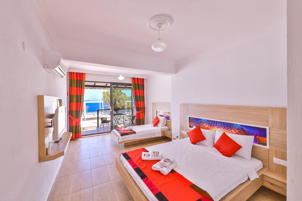 Hamarat Otel (+15) — 3
