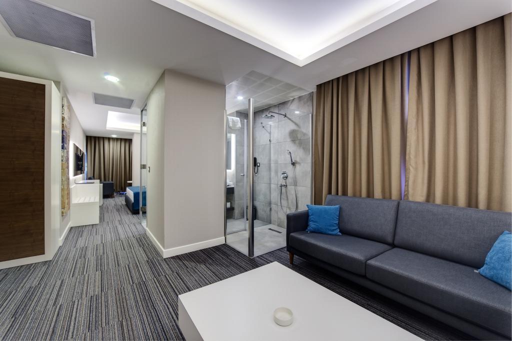 The Menord Hotel — 6