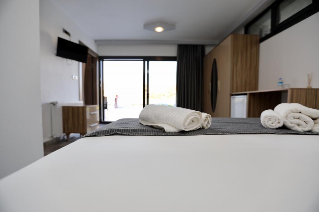 Fontana Hotel — 2