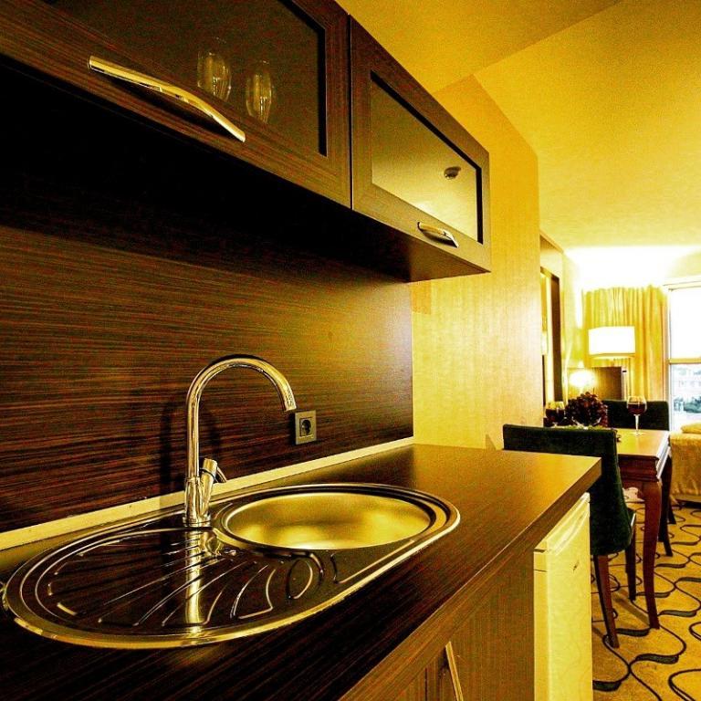 Lozengrad Hotel — 7