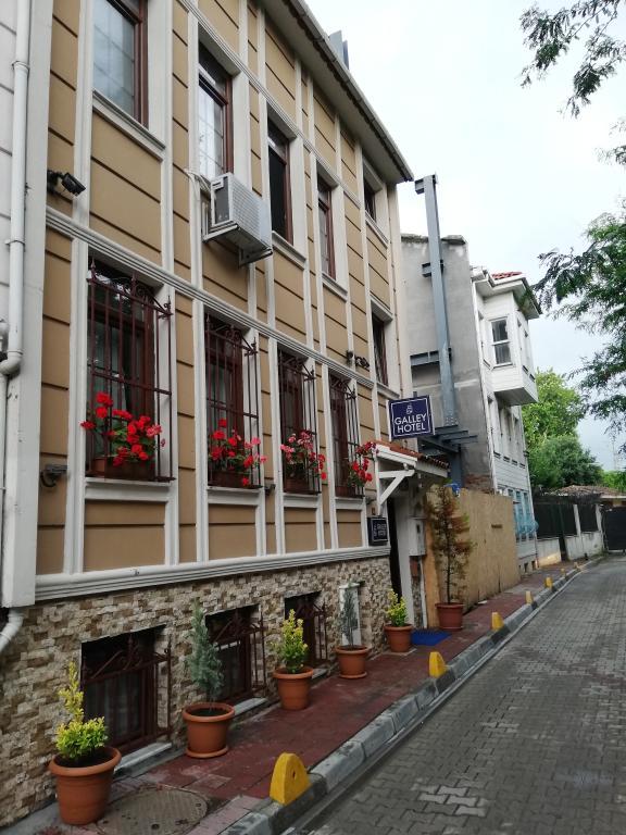 Galley Hotel — 4