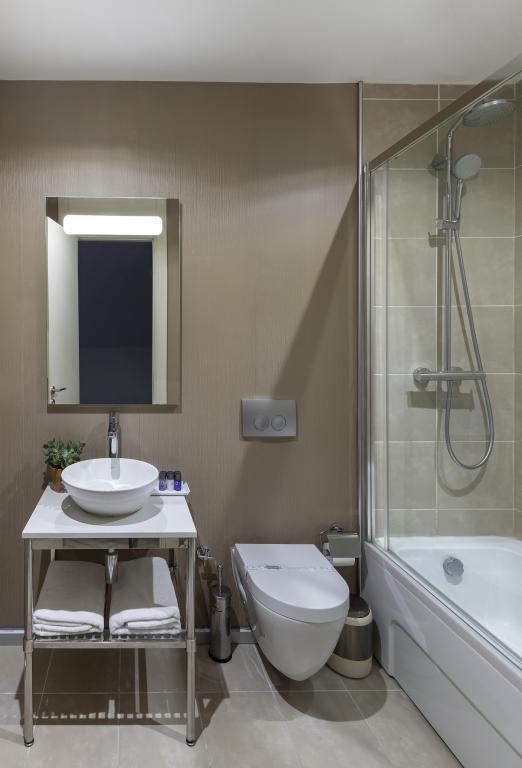 Upsuites Hotel — 5