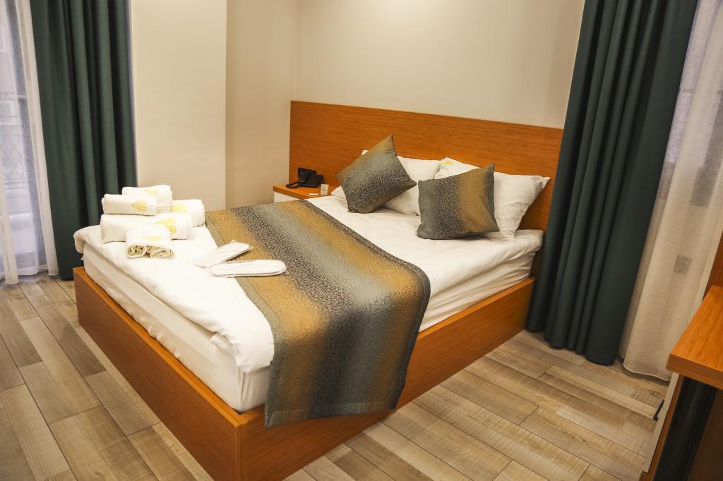 White Golden Suite Hotel — 10