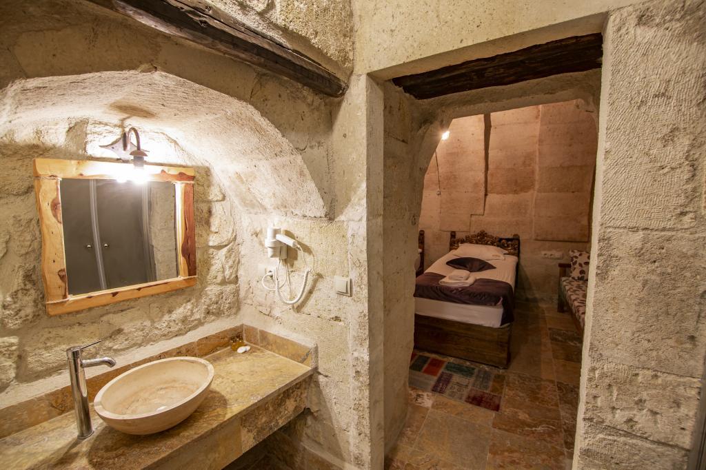 Kayadibi Cave Otel — 5