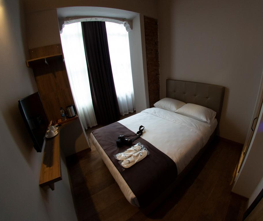 Jurnal Hotel — 3