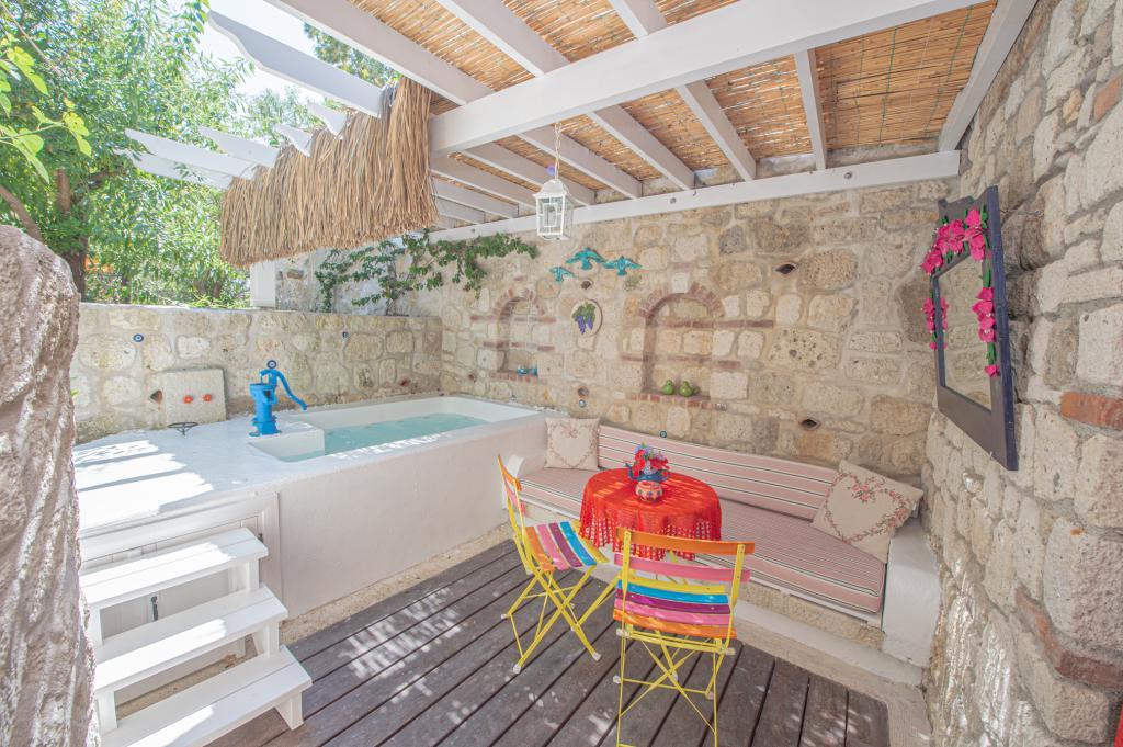 Villa Taraça Alaçatı Romantik Otel — 9