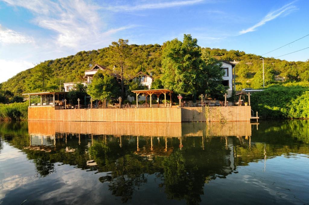 Beyaz Ev Ağva Otel