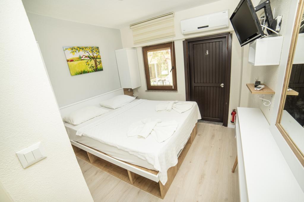 Limonata Otel Assos — 2
