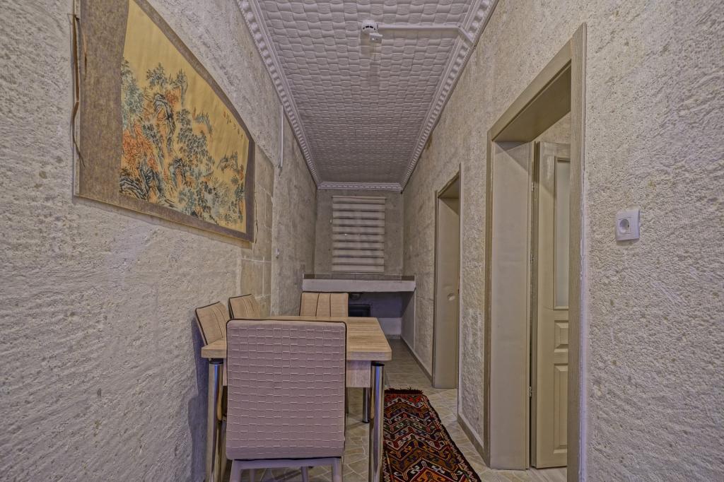 Epoch Stone House — 10