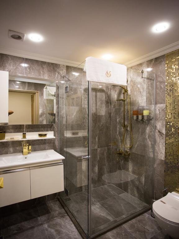 Bonne Sante Hotel — 8