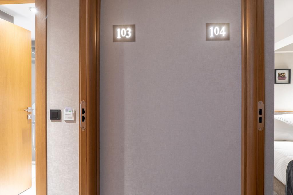 Meg Hotel — 2