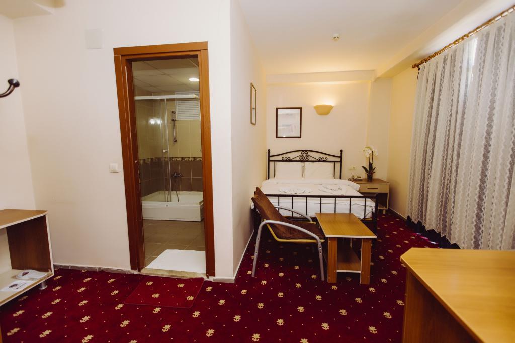 Özalp Han Hotel — 10