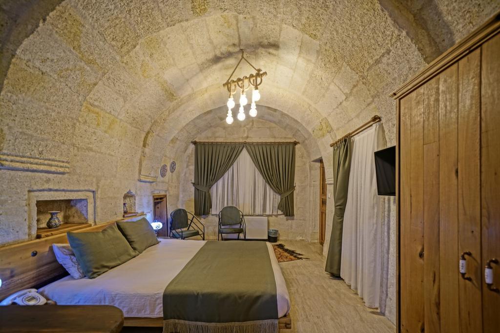 Vigneron Cave Hotel — 10