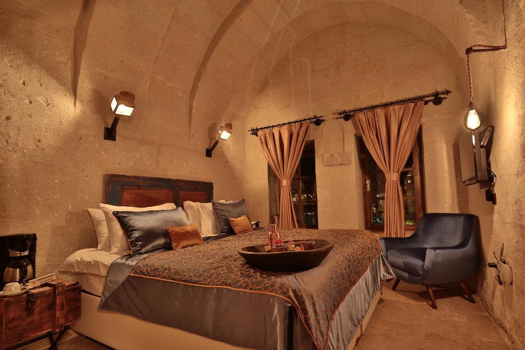 The Owl Cave Hotel — 4