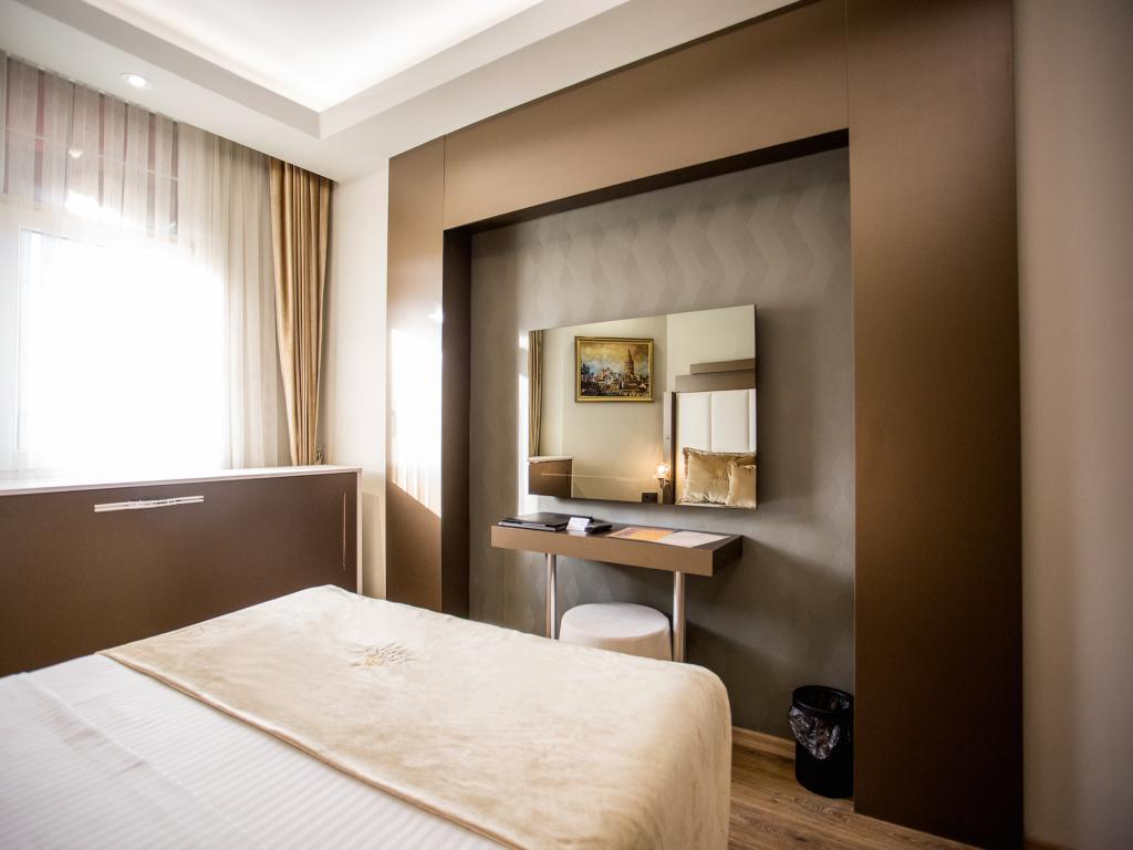 Bonne Sante Hotel — 6