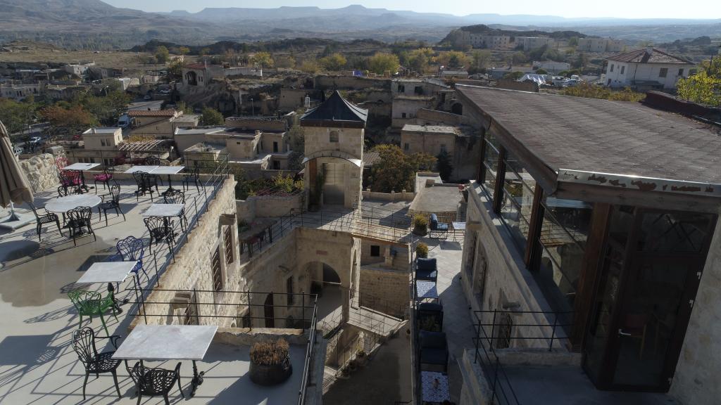 Taru Cave Suites — 8