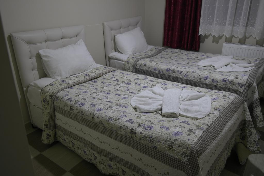 Armoni Motel — 6