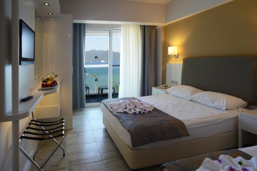 Maris Beach Hotel — 10