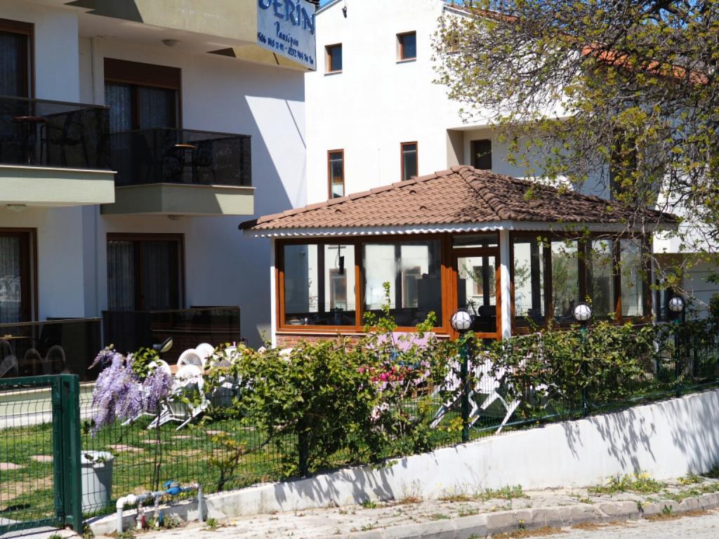 Derin Pansiyon Sığacık — 2