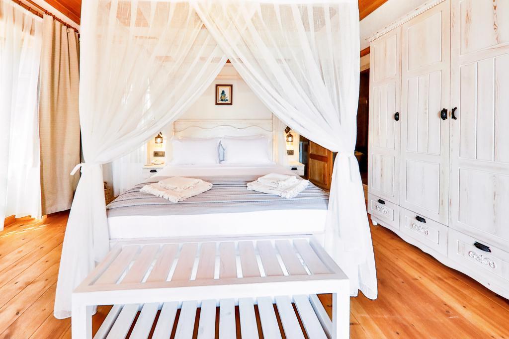 Pier House Hotel — 6