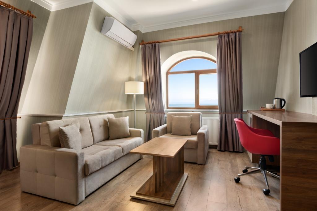 Ramada By Wyndham Van — 10
