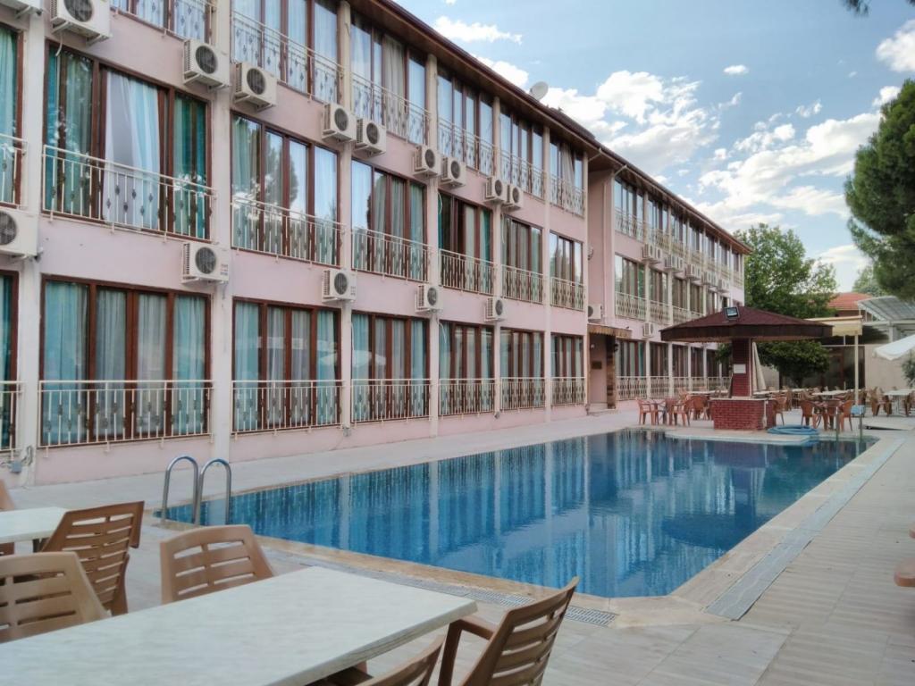 Oskar Hotel — 3