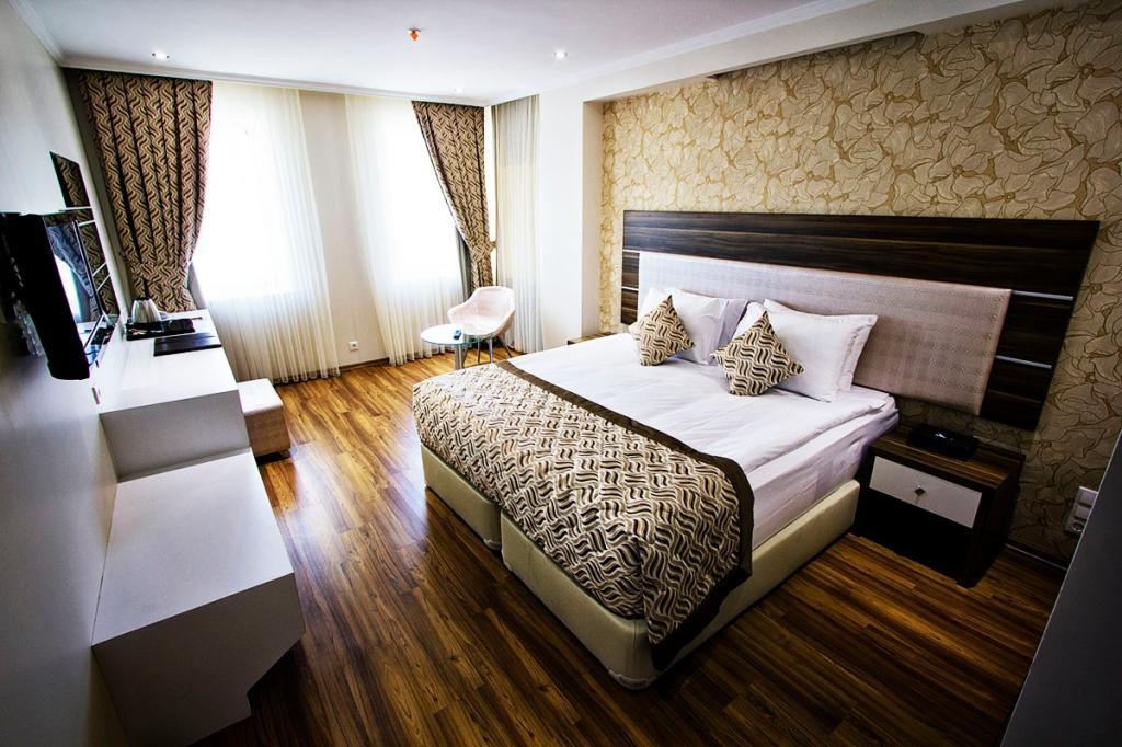 Edis Premier Hotel — 8