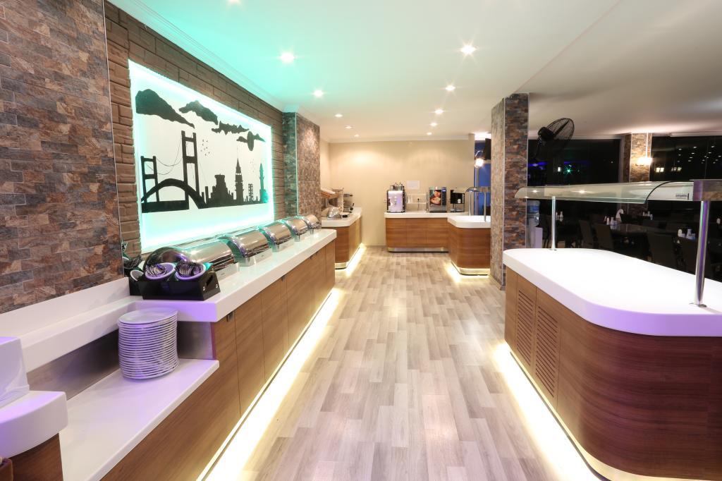 Comet Deluxe Suit Hotel — 10