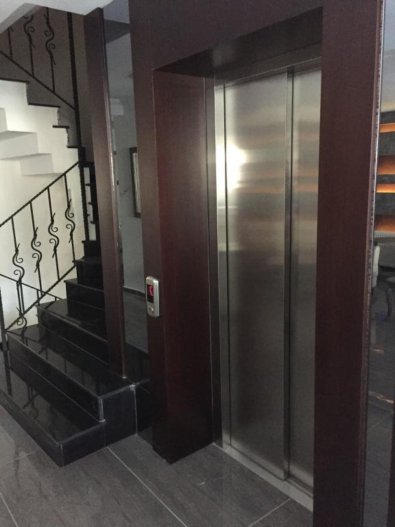 Hotel Helen — 9