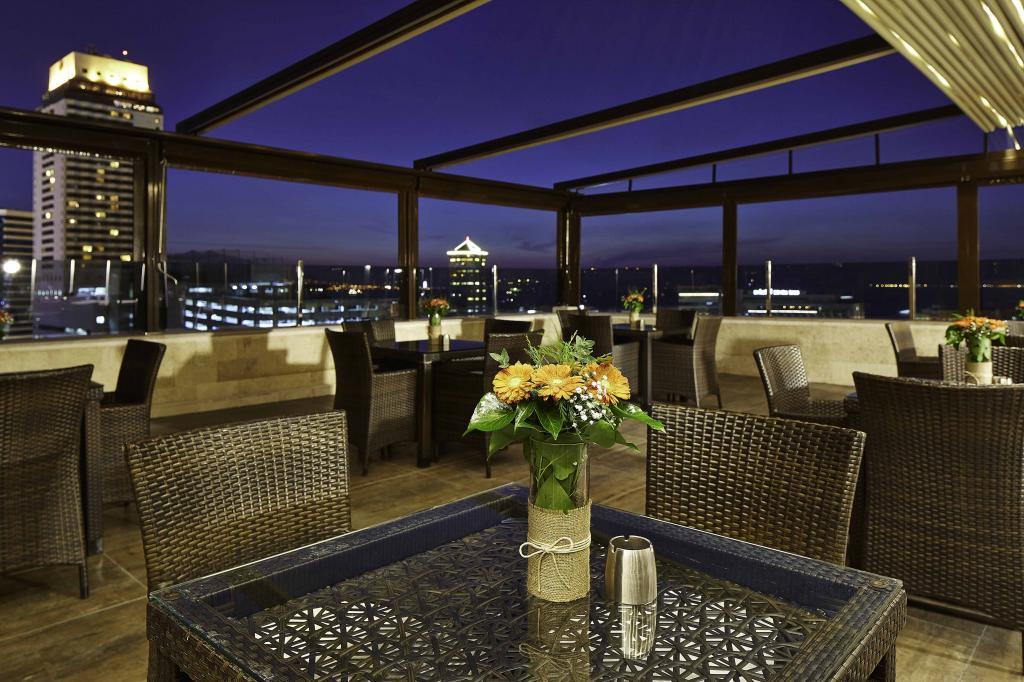 Double Tree By Hilton İzmir Alsancak — 5