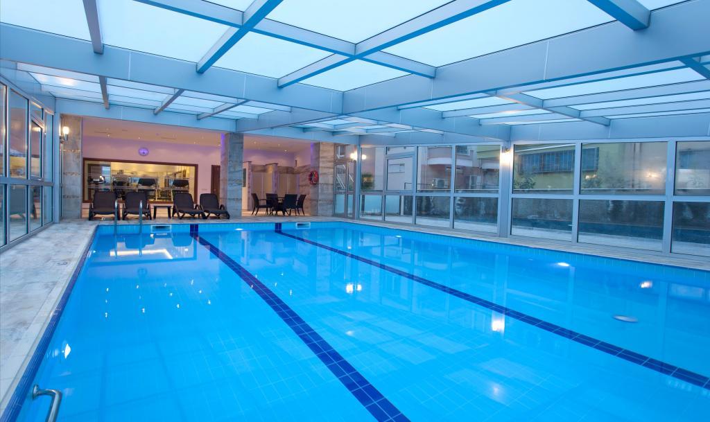 Riviera Hotel & Spa — 3