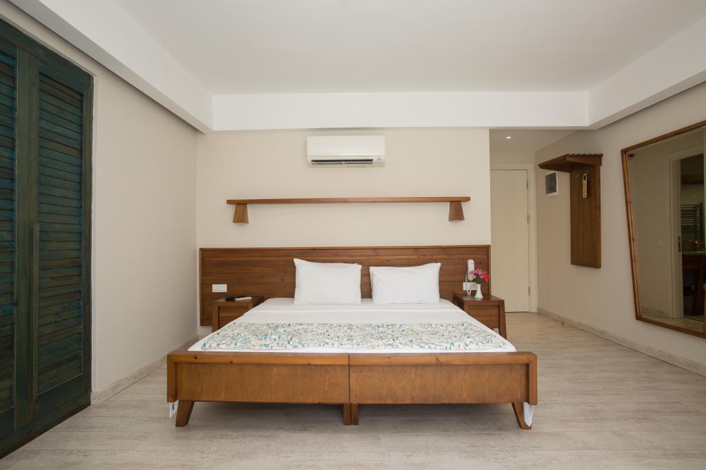 Dedeminn Marina Hotel — 5