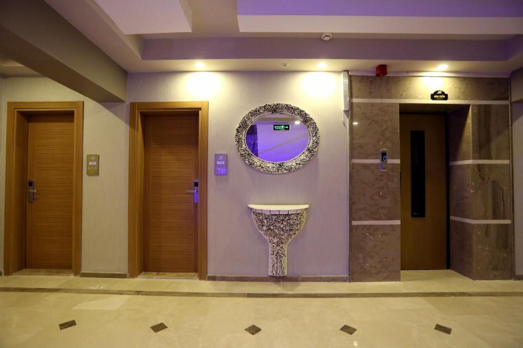 Life Corner Hotel — 5