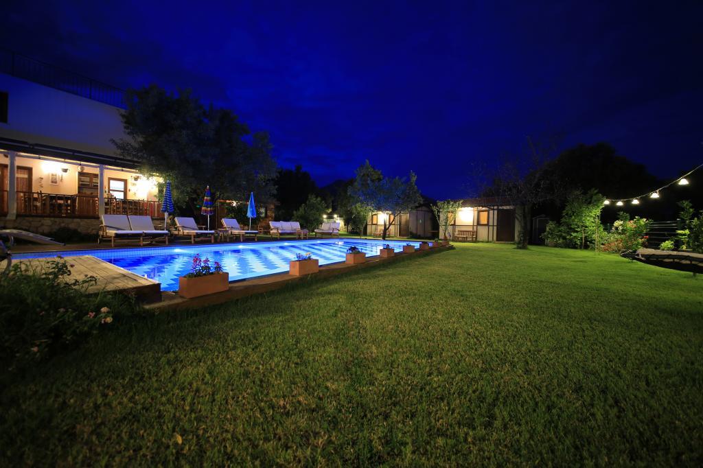Bal Badem Bungalov — 6