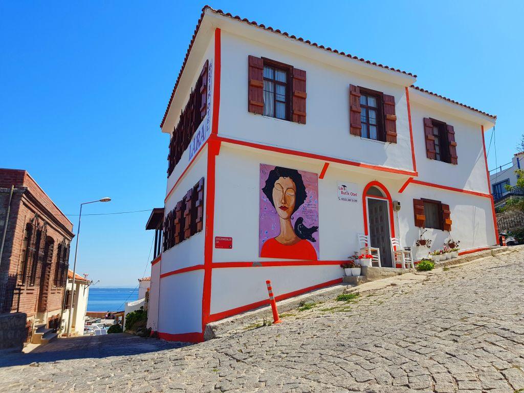 Bozcaada Lara Otel — 1