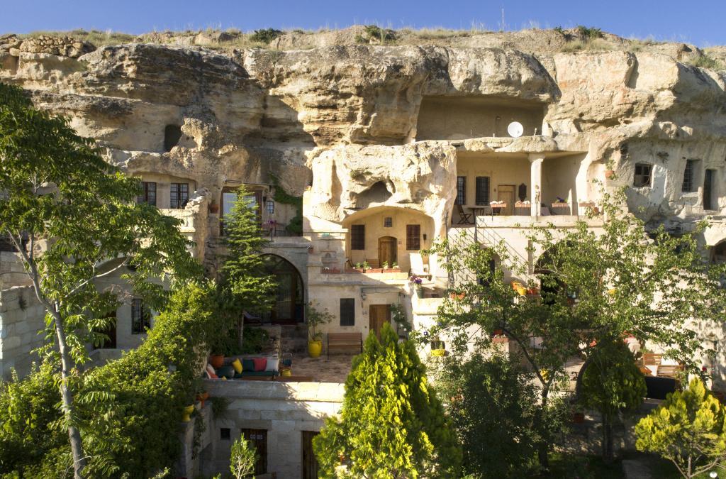 4 Oda Cave House — 2