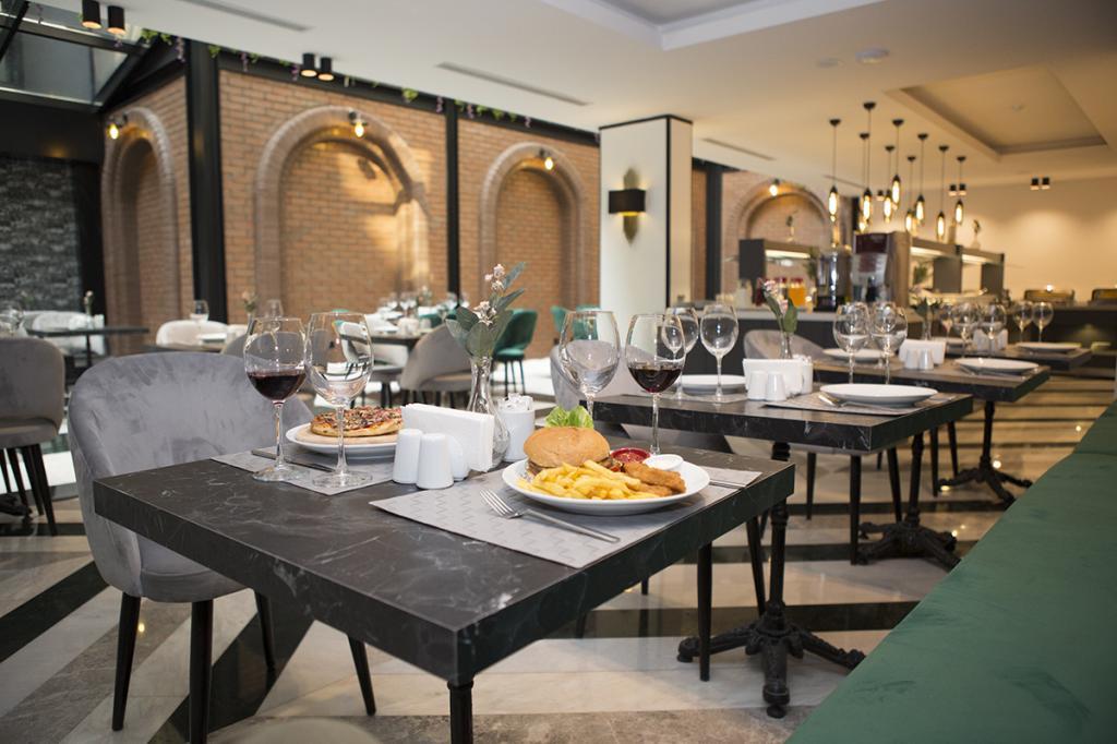 Emens Hotel — 5