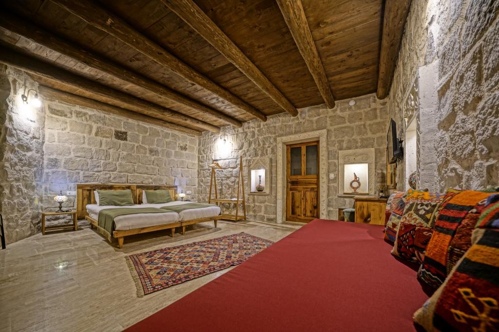 Vigneron Cave Hotel — 4