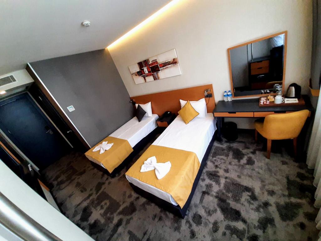 Sapko Airport Hotel — 4