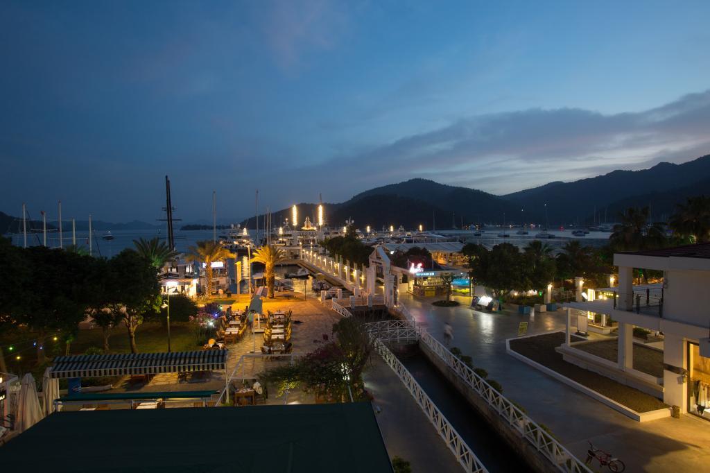 Dedeminn Marina Hotel — 10