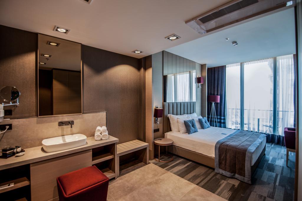 Vista Hotel — 2