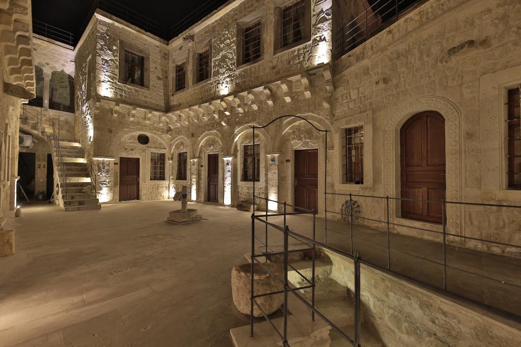 Taru Cave Suites — 4