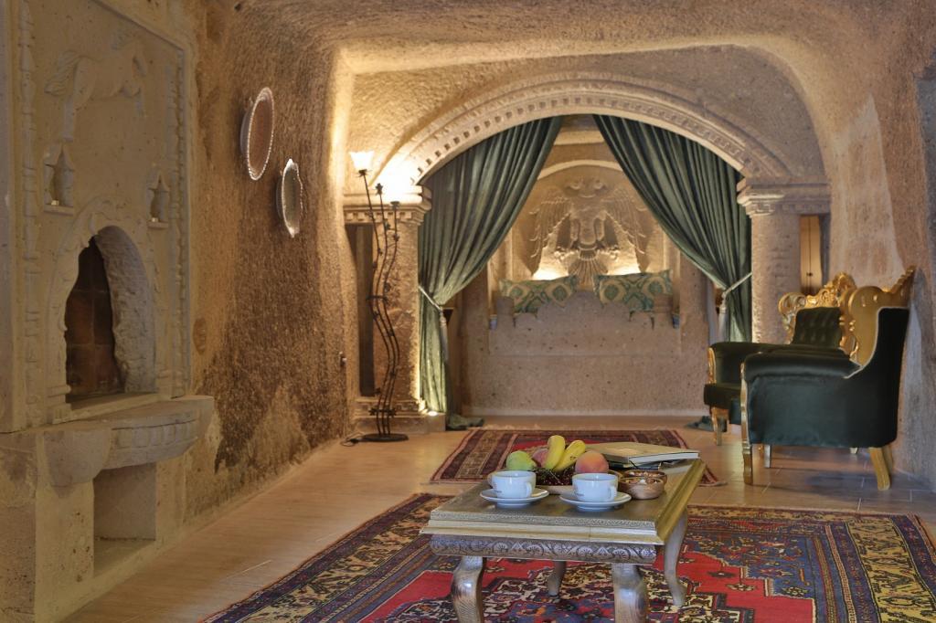 Holiday Cave Hotel — 9