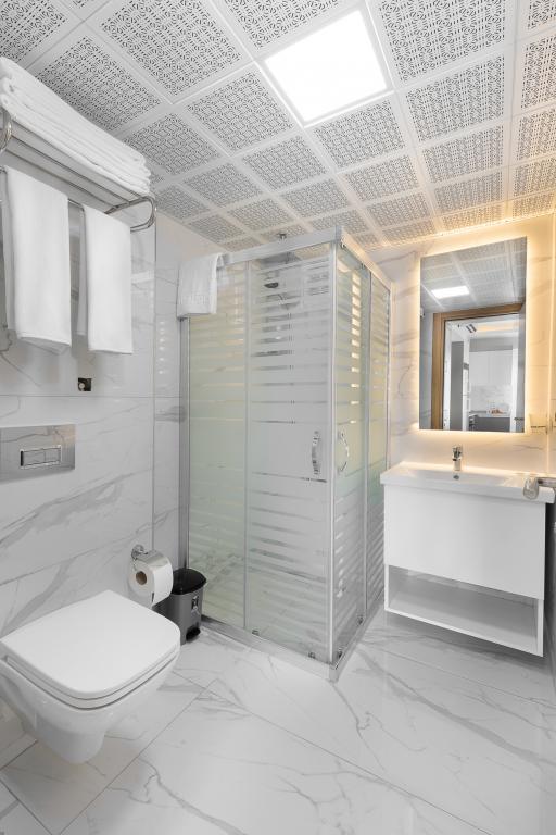 Theluna Suite Hotel — 2