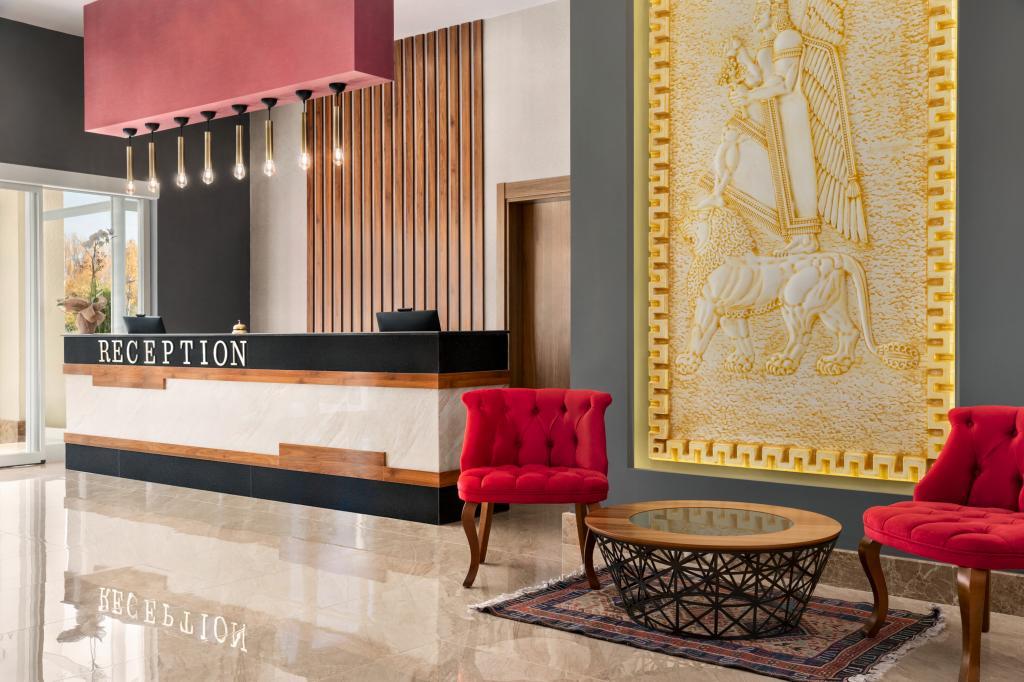Ramada By Wyndham Van — 9