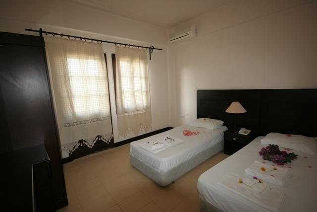 Safir Hotel Bitez — 8