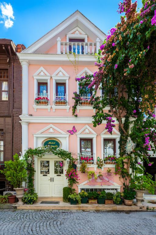 Romantic Hotel