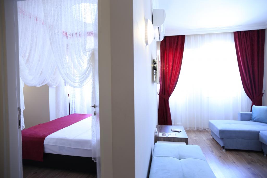 Comet Deluxe Suit Hotel — 2